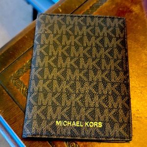 NEW - Michael Kors Travel Passport Case